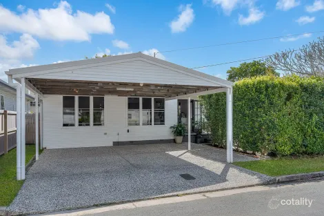 26 Higlett St, Scarborough, QLD 4020