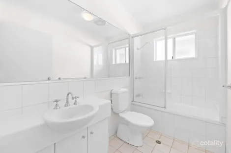 Property photo of 3/120 Carmody Road St Lucia QLD 4067