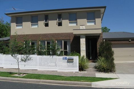 Property photo of 2 McGowans Lane Burwood VIC 3125