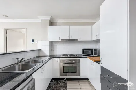 Property photo of 4/6 Omeo Street Macgregor QLD 4109