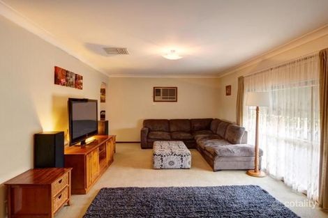 Property photo of 2 Yungana Place Glenfield Park NSW 2650