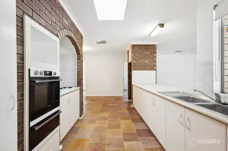 Property photo of 13 Jefferies Way Leeming WA 6149