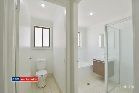 Property photo of 2 Rosehill Place Hillvue NSW 2340