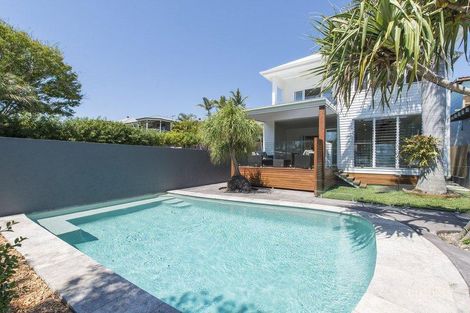 70 Morehead Ave, Norman Park, QLD 4170