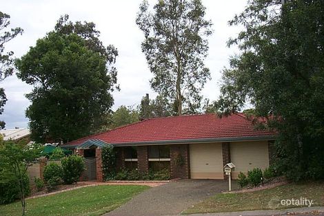 16 Moondarra St, Chapel Hill, QLD 4069