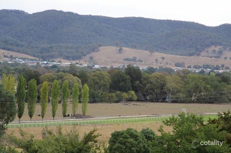 Property photo of 29A Robert Hoddle Grove Bombira NSW 2850