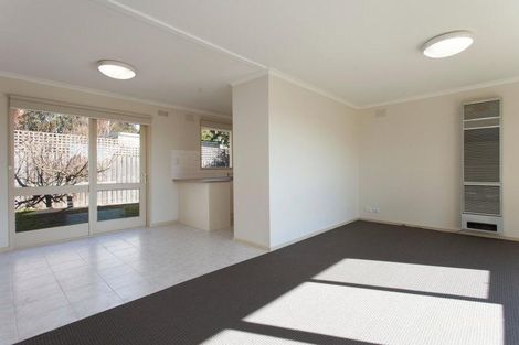 Property photo of 2/16 Palmerston Crescent Frankston South VIC 3199