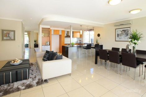 Property photo of 111 Edinburgh Road Benowa QLD 4217