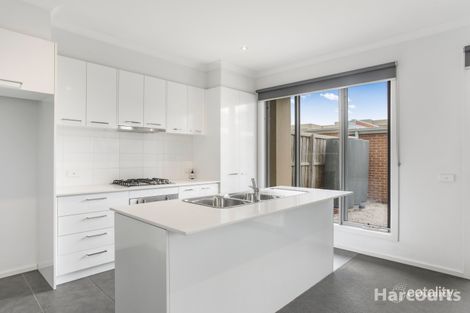 Property photo of 13 Nanea Path Cranbourne VIC 3977