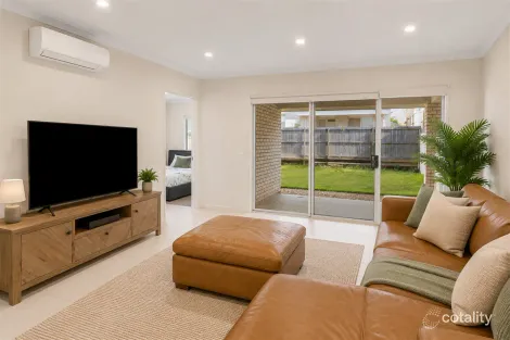 Property photo of 6 Hamersley Court Spring Mountain QLD 4300