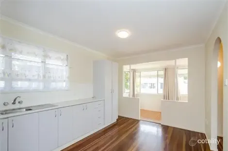 26 Charles St, West Gladstone, QLD 4680