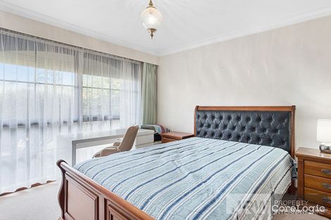 Property photo of 1 Leamington Crescent Glen Waverley VIC 3150