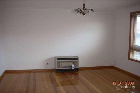 Property photo of 10 Cricklewood Avenue Frankston VIC 3199