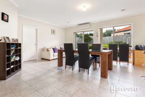 Property photo of 2 Enmore Close Berwick VIC 3806