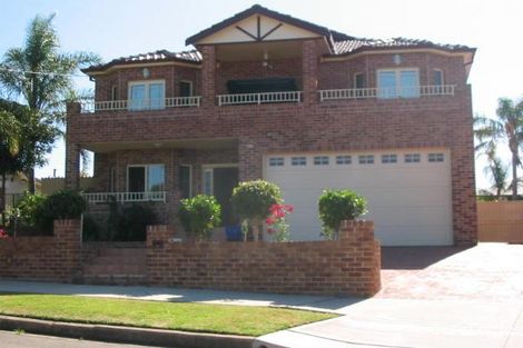 Property photo of 21 Narani Crescent Earlwood NSW 2206