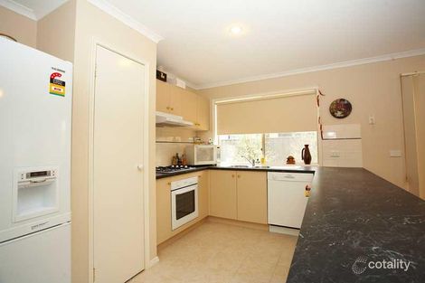 Property photo of 19 Stringybark Close Manor Lakes VIC 3024