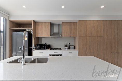 Property photo of 32 Macedon Parade Wollert VIC 3750