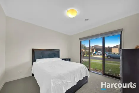 Property photo of 24 Yearling Crescent Clyde North VIC 3978