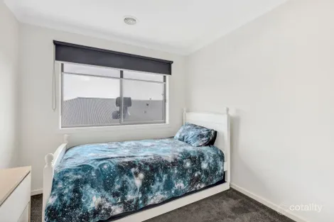 Property photo of 18 Freedom Drive Mount Duneed VIC 3217