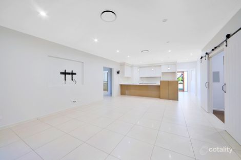 Property photo of 6 Banner Court Branyan QLD 4670
