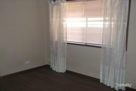 Property photo of 75 Helicia Road Macquarie Fields NSW 2564