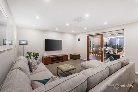 Property photo of 21 Yaralla Crescent St Helena VIC 3088