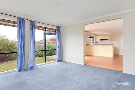 Property photo of 21 Farnborough Way Berwick VIC 3806