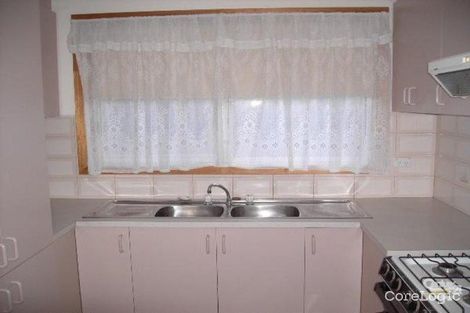 Property photo of 2/19 Minogue Crescent Hoppers Crossing VIC 3029