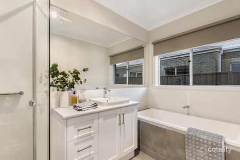 Property photo of 9 Lemnos Court Strathfieldsaye VIC 3551