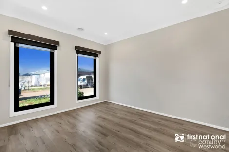 Property photo of 11 Labero Drive Tarneit VIC 3029