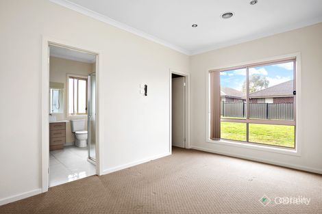 Property photo of 11 Mallard Circuit Craigieburn VIC 3064