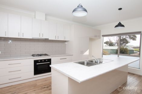 Property photo of 21 Napier Place Warrnambool VIC 3280