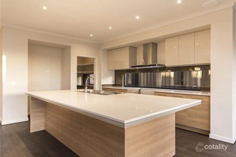 Property photo of 31 Chagall Parade Clyde North VIC 3978