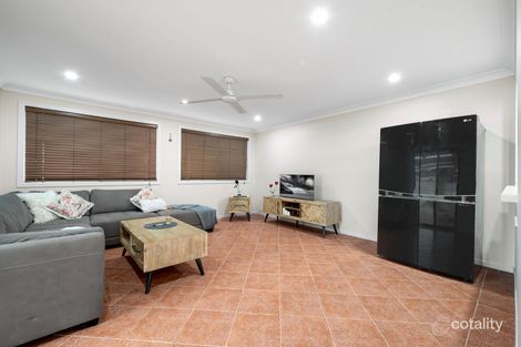 Property photo of 1 Sampson Place Rosemeadow NSW 2560