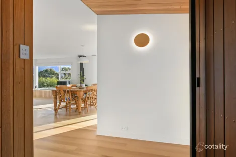 Property photo of 12 Avoca Street Lindisfarne TAS 7015