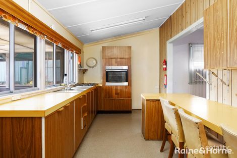 Property photo of 10 Gosford Street Point Clare NSW 2250