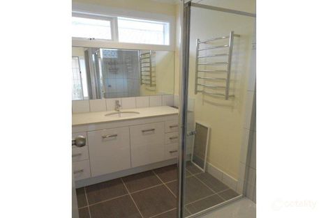 Property photo of 2/28 Faversham Road Canterbury VIC 3126