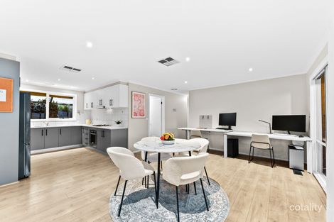 Property photo of 9 Denton Drive Endeavour Hills VIC 3802