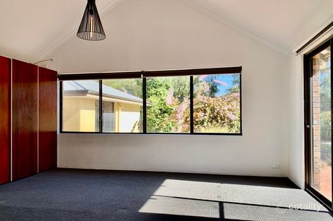 Property photo of 11 Doryanthes Place Wanneroo WA 6065