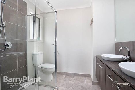 Property photo of 2 Matilda Drive Keysborough VIC 3173