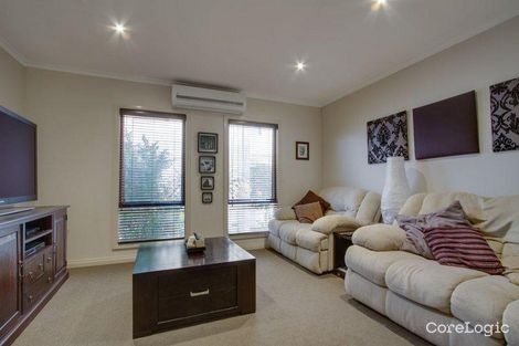 Property photo of 2/24 Aubrey Grove Boronia VIC 3155