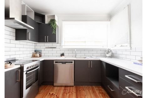 Property photo of 16 Reginald Grove Warrnambool VIC 3280