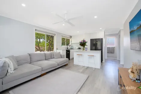 Property photo of 5/25-27 Ocean View Road Gorokan NSW 2263