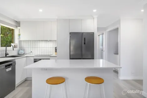 Property photo of 5/25-27 Ocean View Road Gorokan NSW 2263
