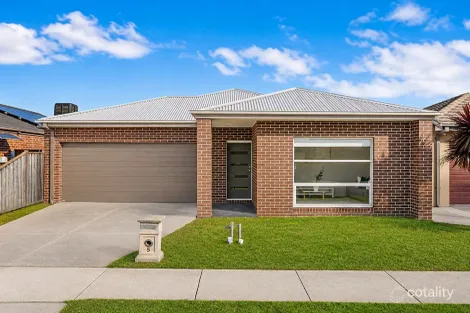 5 BLACKLEDGE DR, CRANBOURNE EAST, VIC 3977