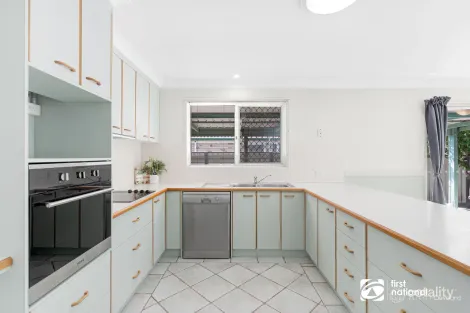 Property photo of 4 Glenlyn Street Wynnum West QLD 4178