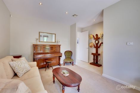 Property photo of 2 Aurora Close Mawson ACT 2607