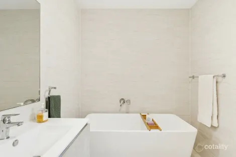 Property photo of 2/12 Cape Three Points Road Avoca Beach NSW 2251