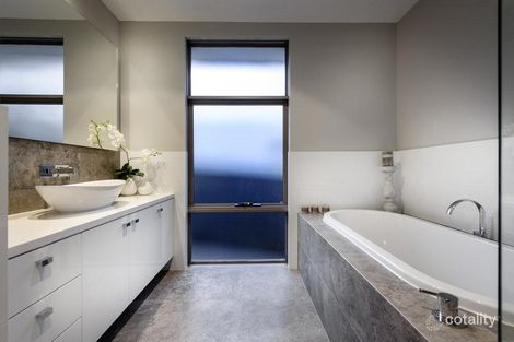 Property photo of 14 Warralong Crescent Coolbinia WA 6050