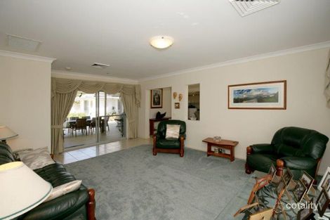 Property photo of 8 Dobell Place Lloyd NSW 2650